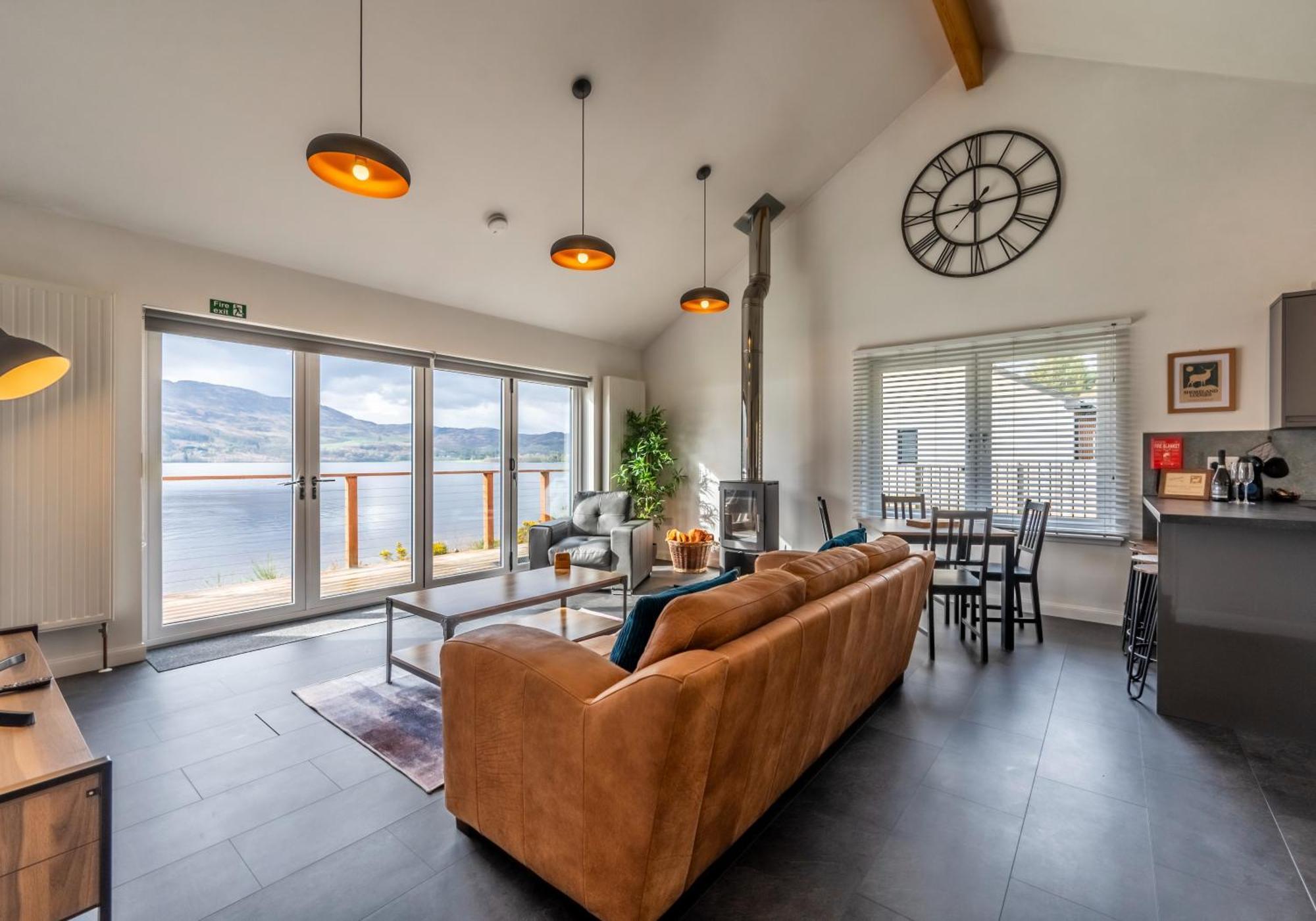 Shoreland - Cherry Apartment