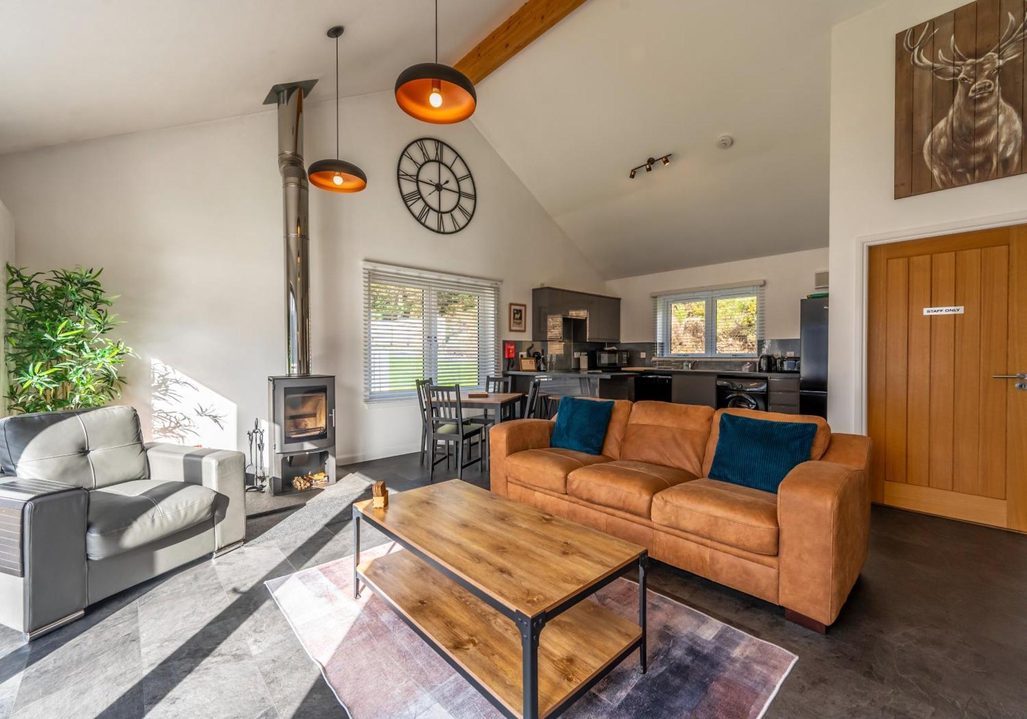Shoreland - Cherry Apartment