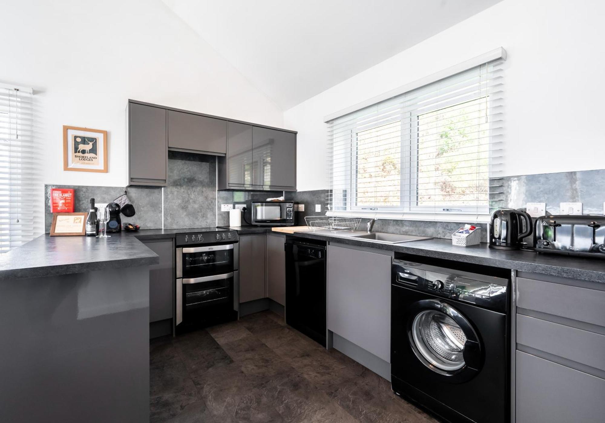 Shoreland - Cherry Apartment