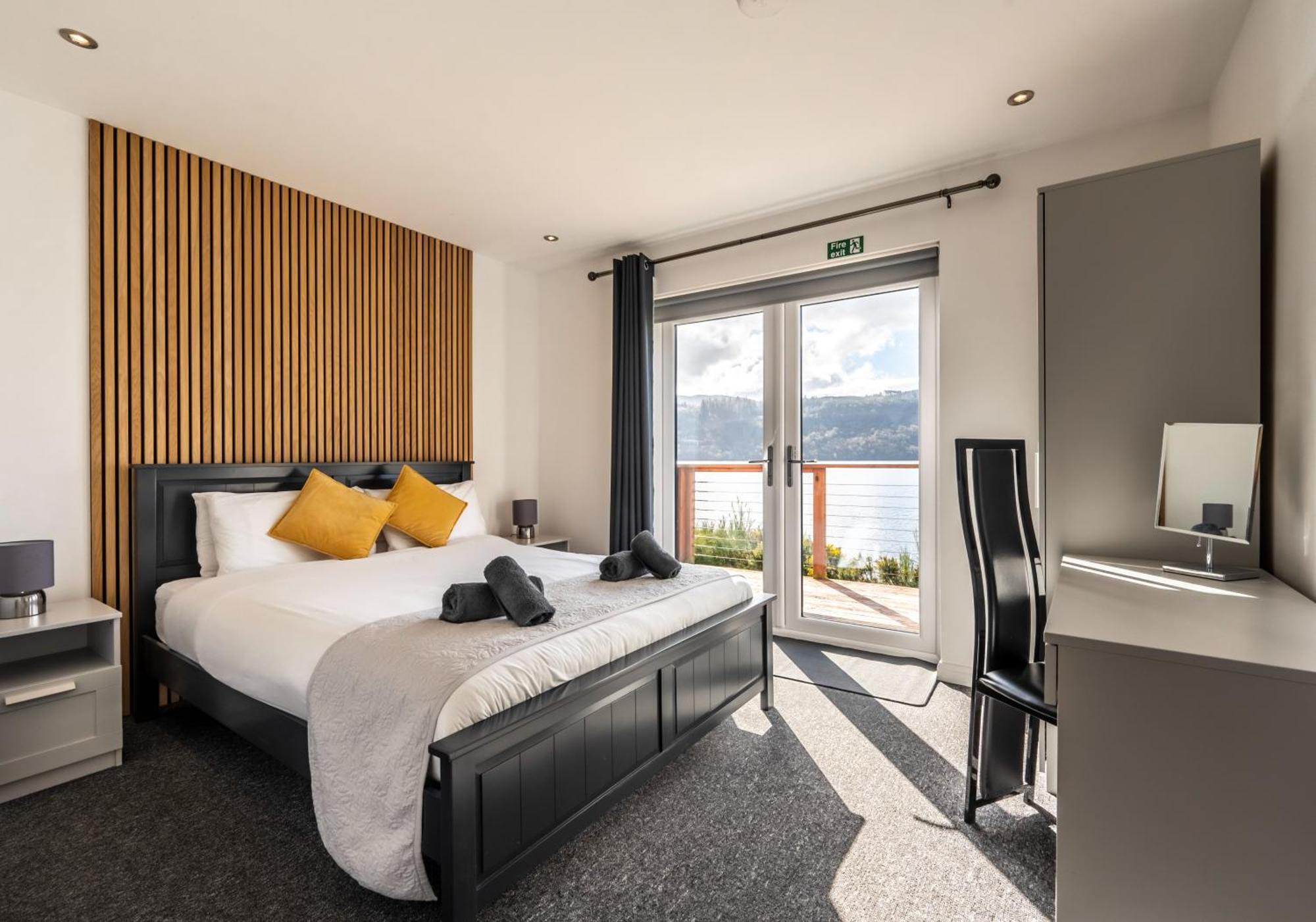 Shoreland - Cherry * Fort Augustus